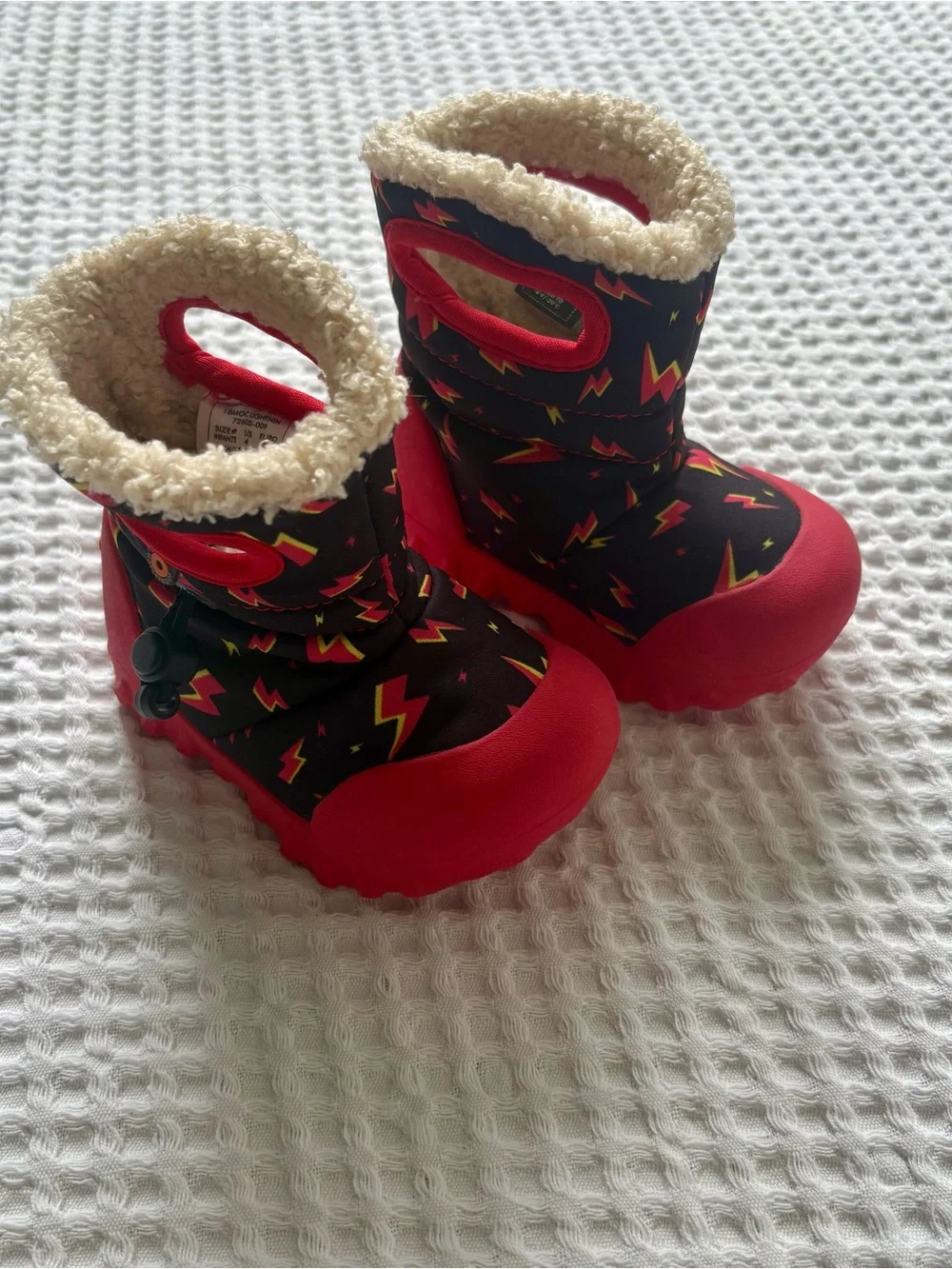 Bogs B-Moc Lightning Bolt Waterproof Snow Boots Black Red Lined Toddler Size 4
